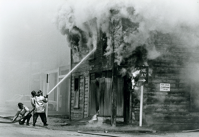 Fire in Tory St, Wellington, 22 Jan 1982